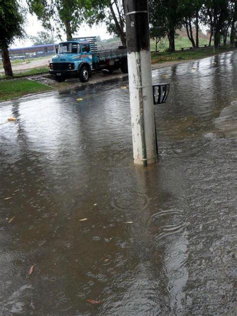 Moradora Do Parque Marab Reclama Da Falta De Limpeza Em Galeria