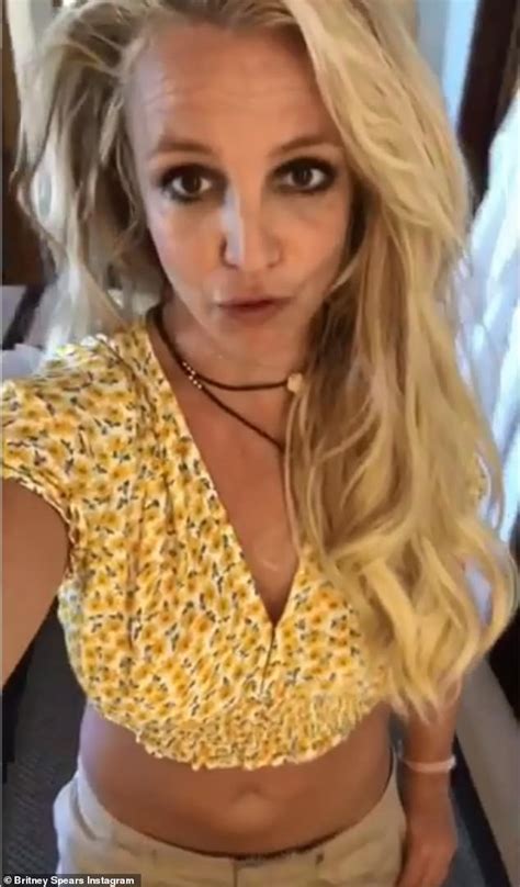 Britney Spears Shows Off A Toned Tummy In A Pink Bikini While Sharing A Look At Her Vacation