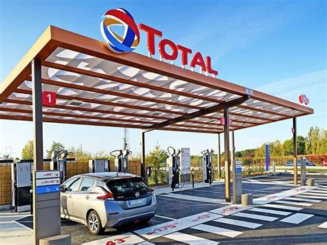 Total revend 1 600 stations services pour se concentrer sur l électrique