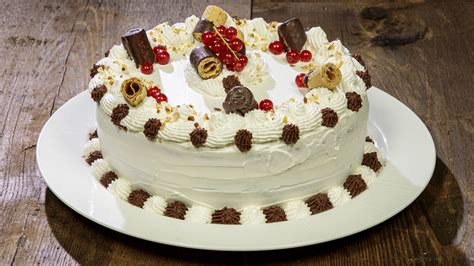 Torta Di Compleanno Con Ganache Al Cioccolato Ricette Casa Pappagallo