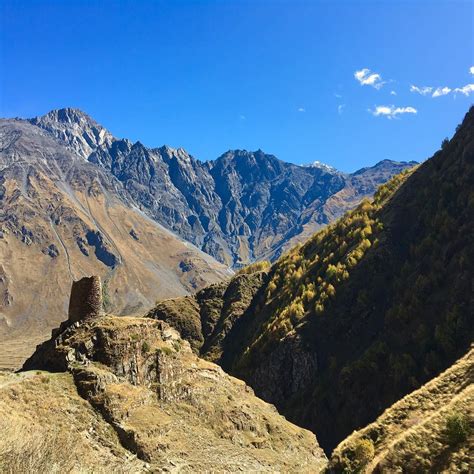 tbt del hiking en Kazbegi Increíble lugar en el pueblo de