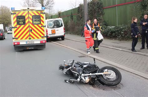 Wuppertal Motorradfahrer schwer gestürzt