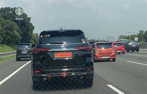 Fortuner Viral Tabrak Mobil Wartawan Pakai Pelat Mabes Tni Palsu