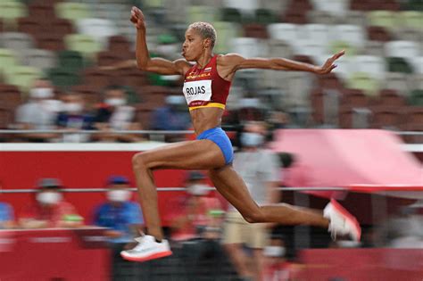 Rojas Smashes World Triple Jump Record With M In Tokyo Runner S