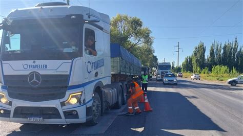 Rutas Del Petr Leo R O Negro Detecta Sobrecarga En Cami N Y Aplica