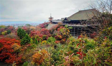 Templo De Kiyomizu dera En Kyoto Japón Foto de archivo Imagen de