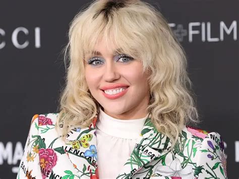 Miley Cyrus Announces The Release Date For Her New Single Flowers