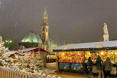 Tradizionale Mercatino Di Natale A Bolzano Magia Natalizia In Piazza