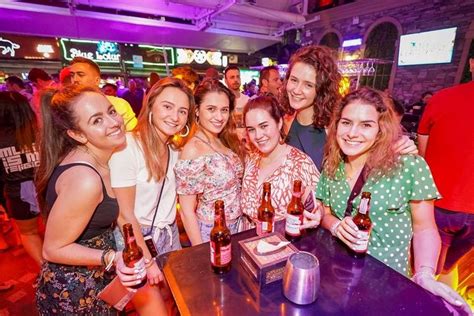 Pub Crawl Tour De Fiesta Por Pattaya Civitatis Argentina