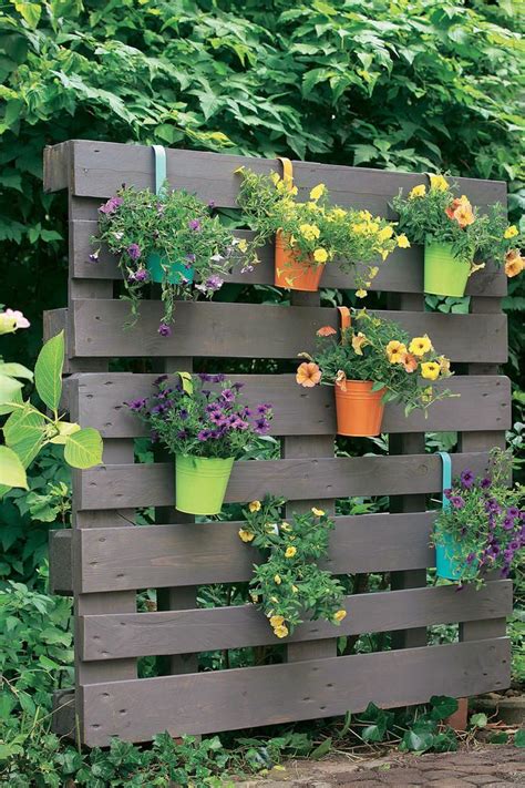 Creative Idea This Is How Pallets Turn Into A Blossoming Screen Herb