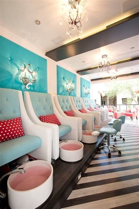 21 Nail Salon Ideas With Colorfull Properties To Attract Customers