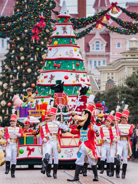 Disneyland Holiday Tips To Help You Enjoy The Christmas Season Story ...