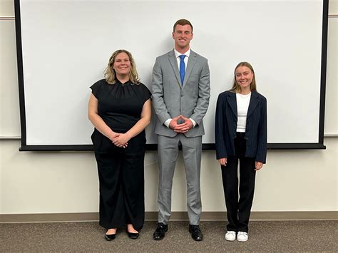 Uis Speech And Debate Team Competes In Oats 4 University Of Illinois