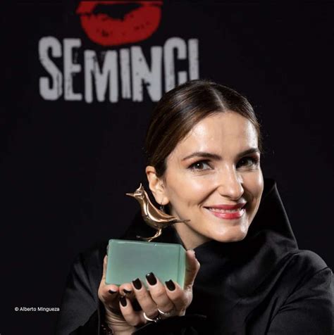 Yllka Gashi Pas Mimit N Seminici Nder E K Naq Si Ta Prezantojm