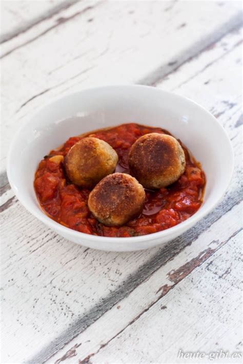 Polpette Di Melanzane Con Sugo Di Pomodoro Italienische