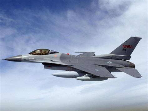 Самолёт F-16 обои 1600x1200.
