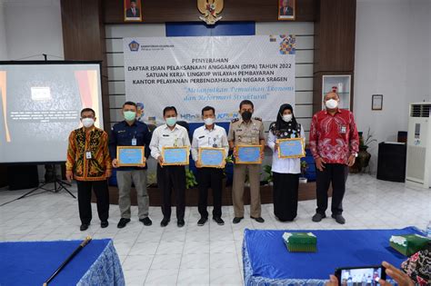 Kppn Sragen Serahkan Dipa Ke Satker Dan Beri Penghargaan Satker