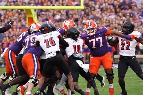 What We Learned From Clemson Tigers Beating Louisville Sports Illustrated Clemson Tigers News