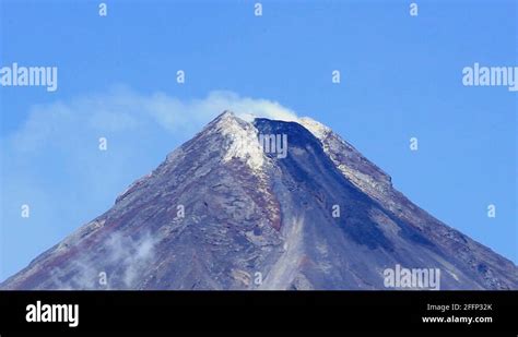 Volcano Mount Mayon Legazpi Philippines Close Up Stock Video Footage Alamy