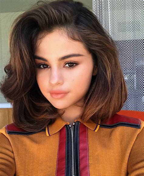 Pin By Arely Melendez On Make Up Selena Gomez Hair Short Hair Styles