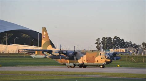 Gobierno uruguayo enviará un avión Hércules para repatriar a al menos