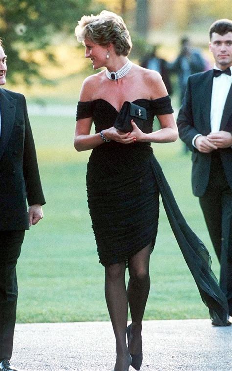 A Hist Ria Por Tr S Do Vestido Da Vingan A De Lady Diana