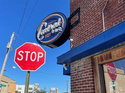 Central Bbq Is A Must Visit Memphis Institution Known For Its Ribs