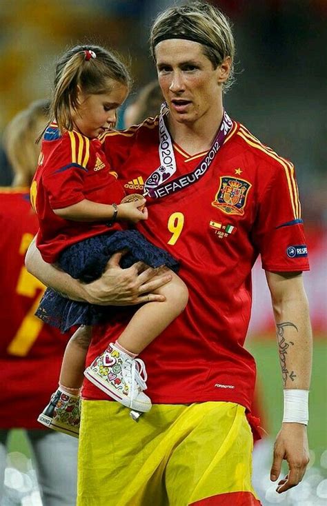 Fernando Torres And His Daughter Nora Spain Soccer Match Spain National Football Team