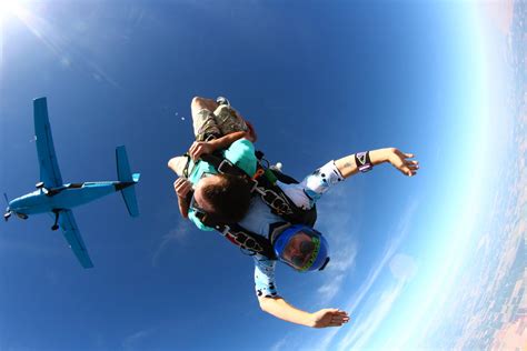 How Safe is Skydiving? | Skydiving Accident Statistics & Facts