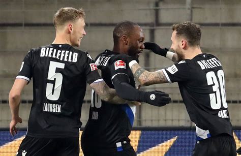 Bundesliga 202021 Arminia Bielefeld Mit Wichtigem Sieg Gegen Hertha Bsc