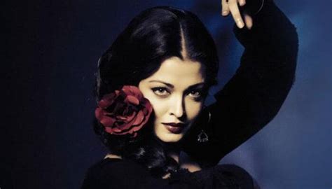 L'Oreal Paris, Aishwarya Rai unveil new red lipstick | Fashion News