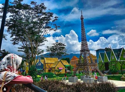 Pilihan Wisata Kekinian Wisata Bogor Ala Eropa Di Devoyage Bogor