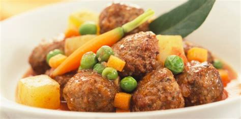 Boulettes De Viande Aux Petits Pois Carottes Facile D Couvrez Les