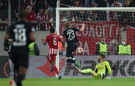 Europa League Eintracht Frankfurt Gewinnt Bei Olympiakos Piräus Der Spiegel