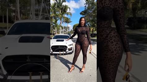 Meet The Tallest Latina Angel Fernandez Jaw Dropping Tall Curvy Plus Size Fashion Model