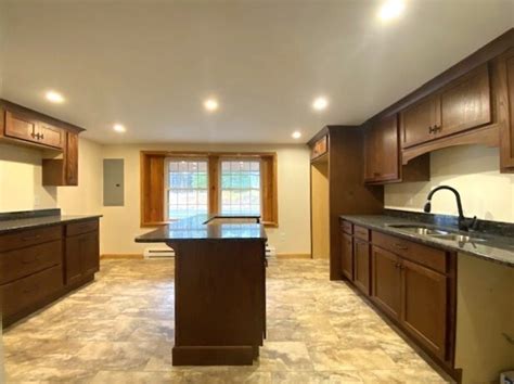 239 Main St Winchendon Ma 01475 Townhome Rentals In Winchendon Ma