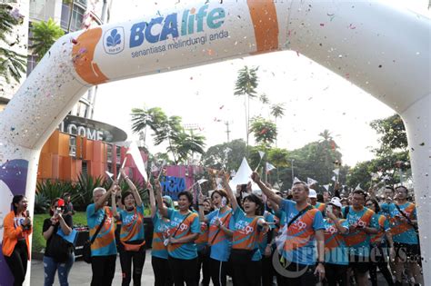 Bca Life Ajak Masyarakat Hidup Sehat Foto Tribunnews