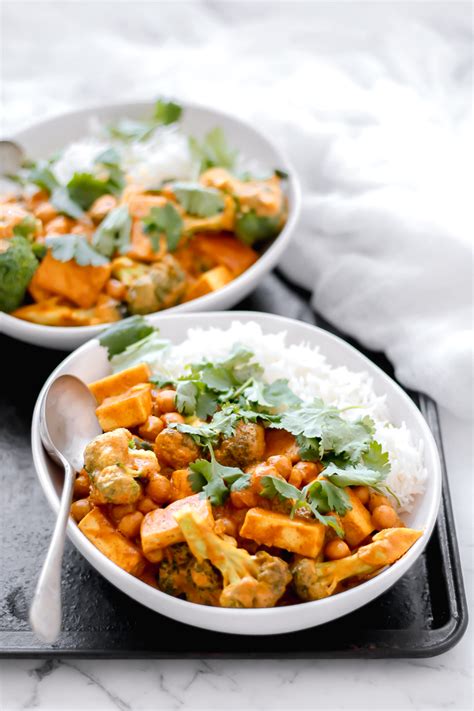 Tofu Chickpea Curry in 20 minutes - Eatnik