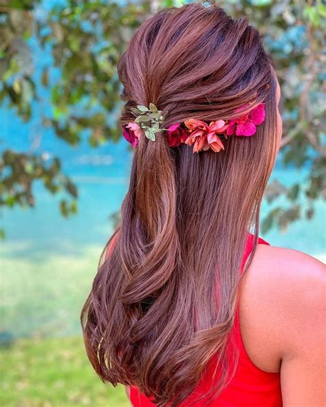 27 Effortlessly Stylish Half Tie Hairstyles We Spotted On Real Brides Hair Styles Open