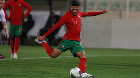 Gonçalo Ramos e Jota marcam na vitória de Portugal sub-21 sobre a ...