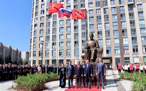 Ho Chi Minh City Party Leader Attends Inauguration Of Statue Of