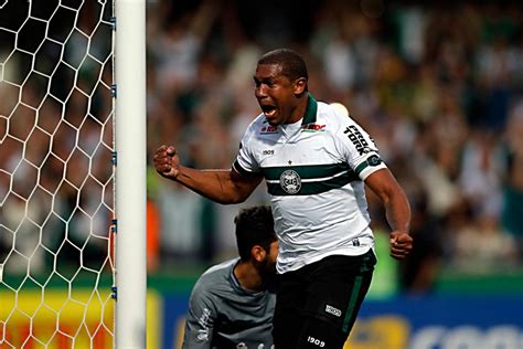 Contra O Atlético Go Coritiba Coloca Força Ofensiva à Prova Contra