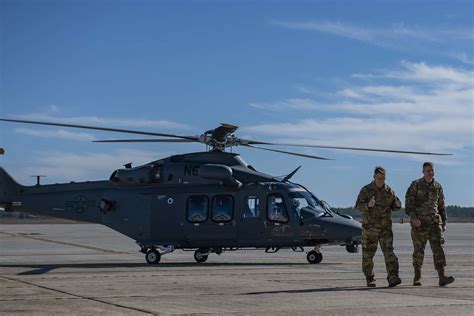 Consegnato All Usaf Il Primo Elicottero Leonardo Mh Coccarde