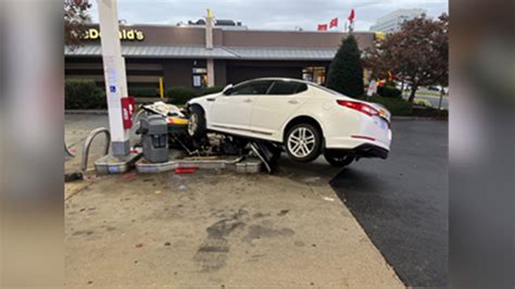 Dc Man Accused Of Stealing Car From Juvenile After Shoplifting Crashes