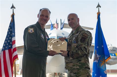 315th Airlift Wing Raven Receives Distinguished Flying Cross Minneapolis St Paul Air Reserve