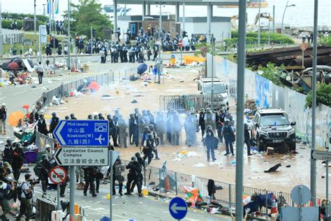 香港﹕香港警察須停止向行動極之和平的示威者使用過度武力 國際特赦組織香港分會 獨立媒體