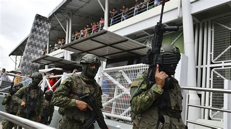 Miles De Militares Y Policías Entran En Las Cárceles De Ecuador Para