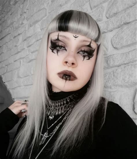 Pin On Goth Girls In 2024 Goth Eye Makeup Edgy Makeup Theatrical Makeup