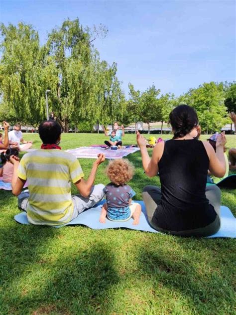 Cómo disfrutar del yoga en familia con niños The Class Yoga