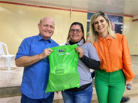 Prefeitura De Santana Realiza A Entrega Do Kit Uniforme Para Os Agentes